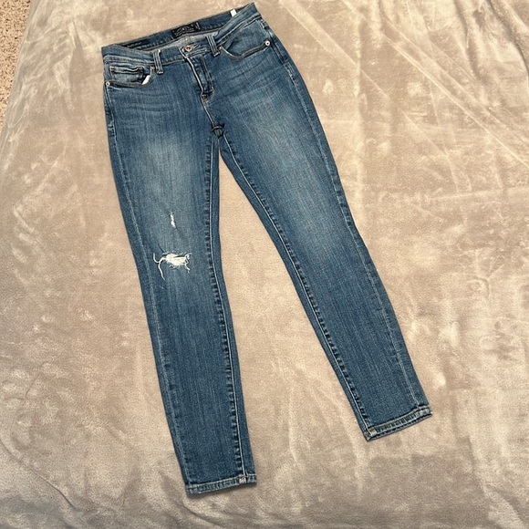 Lucky Brand Brooke Skinny Jeans Distressed - Picture 10 of 16